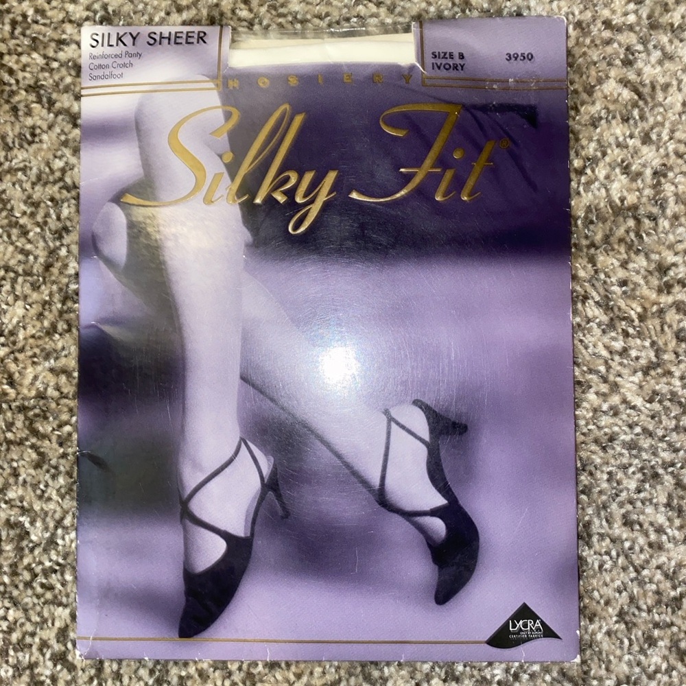 Silky Fit Silky Sheer Reinforced Panty Sandalfoot Pantyhose Size B Ivory Lycra